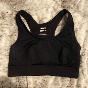 Black Sports Bra w Front Cutout